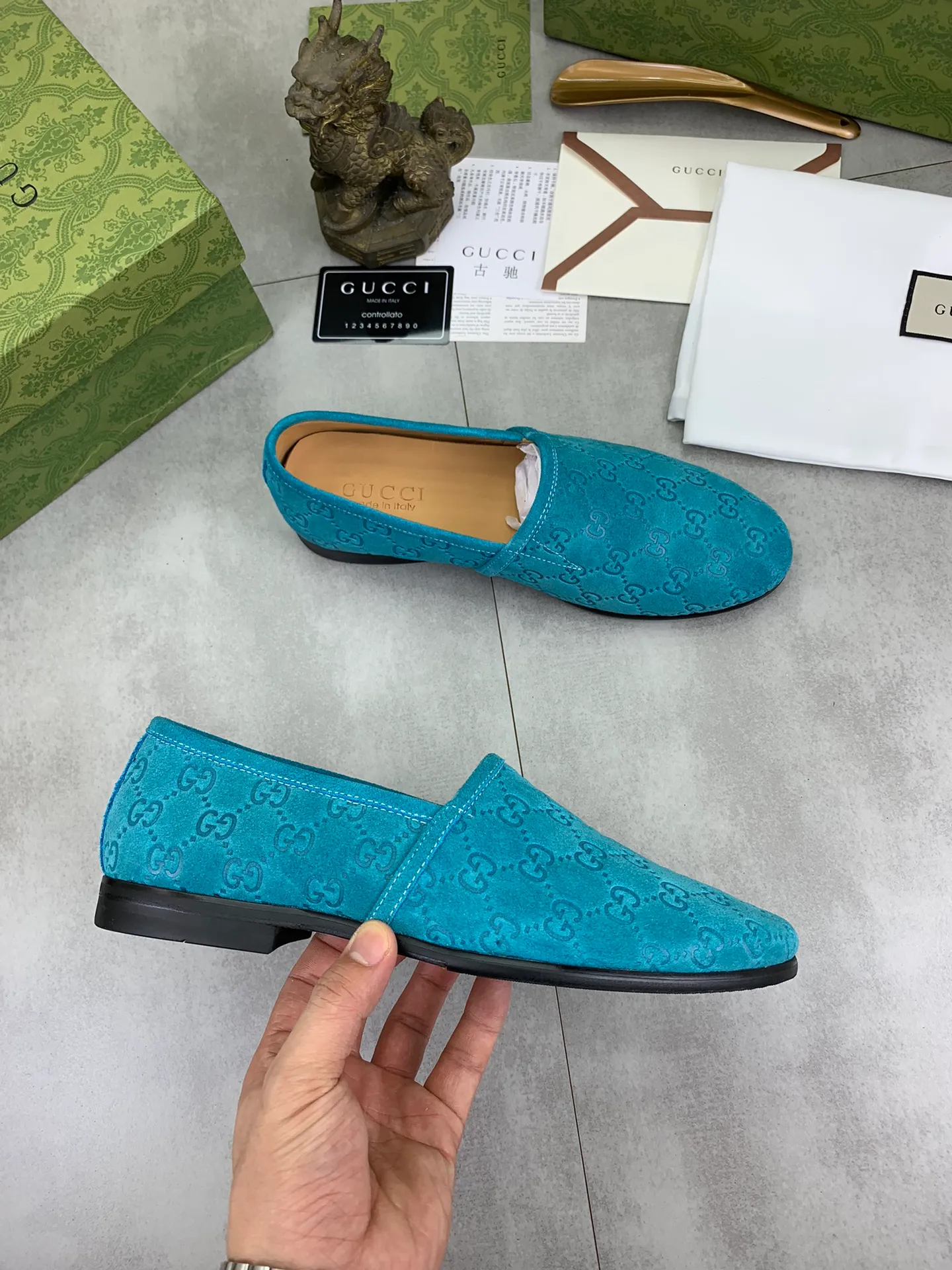 Men's Men's Shoes 💰P500💰【New Style】Water-dyed Niuli Gucci's most popular selection of lazy slip-on leather shoes (Gucci) official website latest Gucci lazy leather shoes, hot style 💥 simple and elegant style, exclusive for trendy men. Unique official website latest brand original double G embossing Elements 👑 Original Gucci decoration, fashionable and elegant, fabric original calfskin ✅ fully imported first-layer cowhide lining, official website designated wear-resistant, rubber business outsole, classic model taken at the counter in real life 🎬38-44 Various colors available